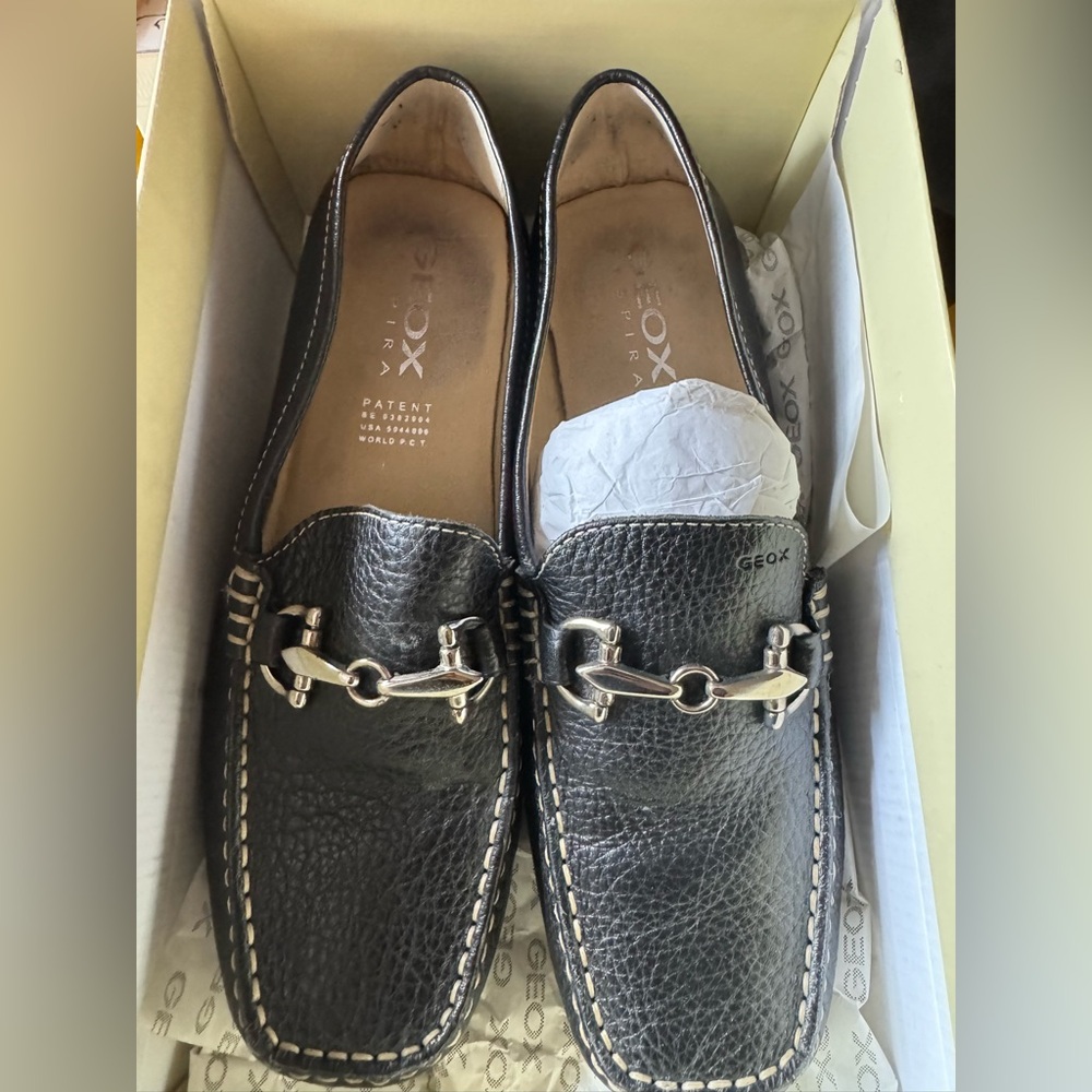 Geox women’s Black Loafers with Silver Detailing